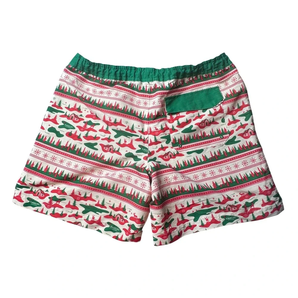 Magellan Shorts Mens‎ M Red Fish Gear Holiday Cabin Pine Tree Water Repellent